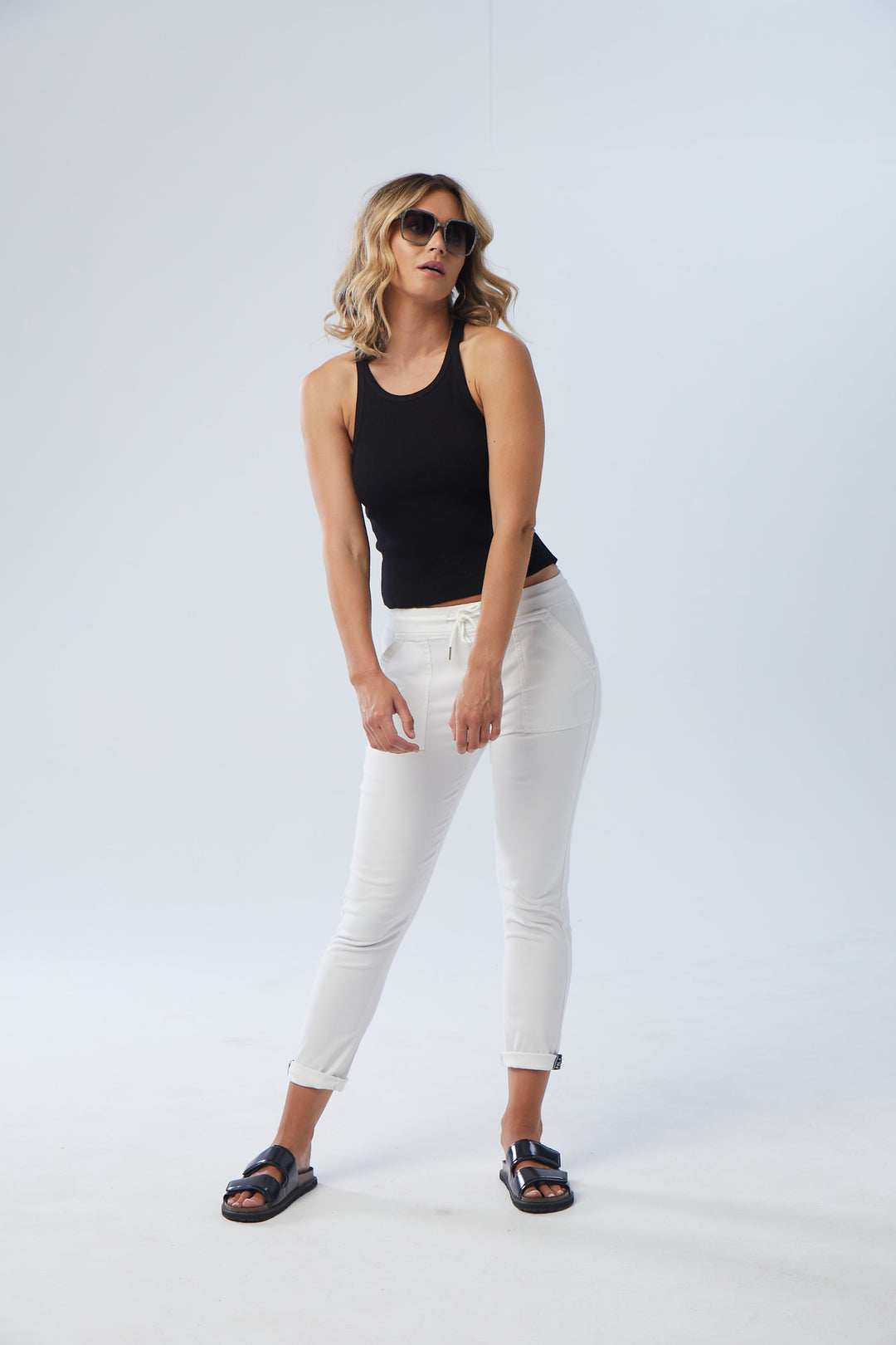 Aya Jogger White