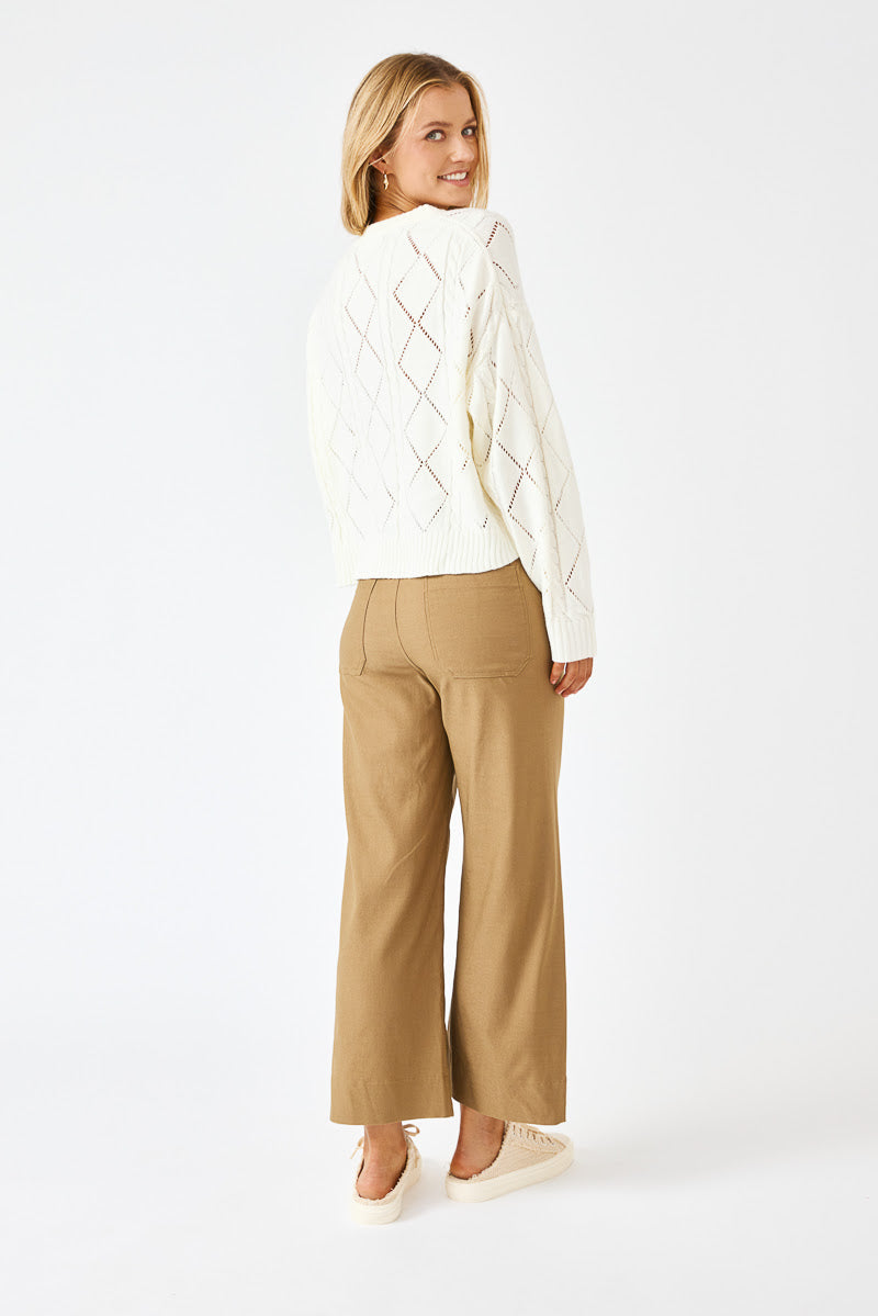 Iza  ~ White Jumper